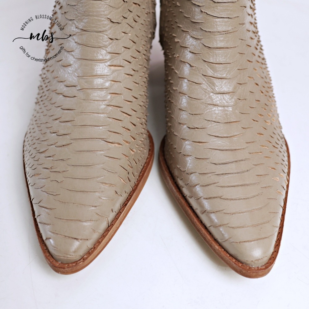 NIB Matisse Caty Leather Block Heel Snake Booties Ivory Women 8.5 - Picture 13 of 16
